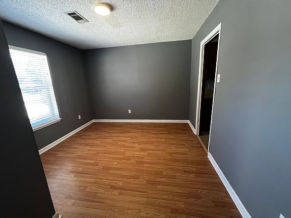 3rd image of 5620 Vesta St