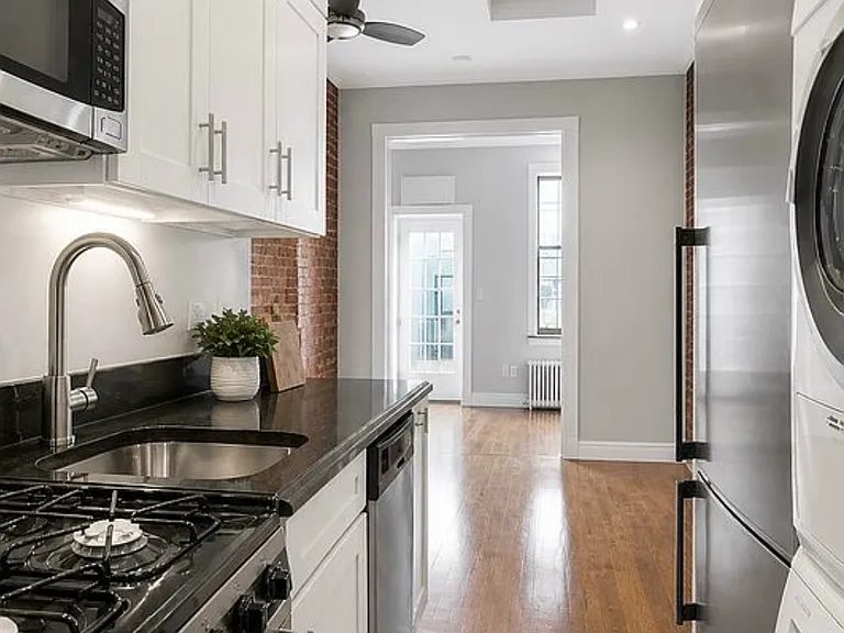 250 Mott St #17 — Photo 1