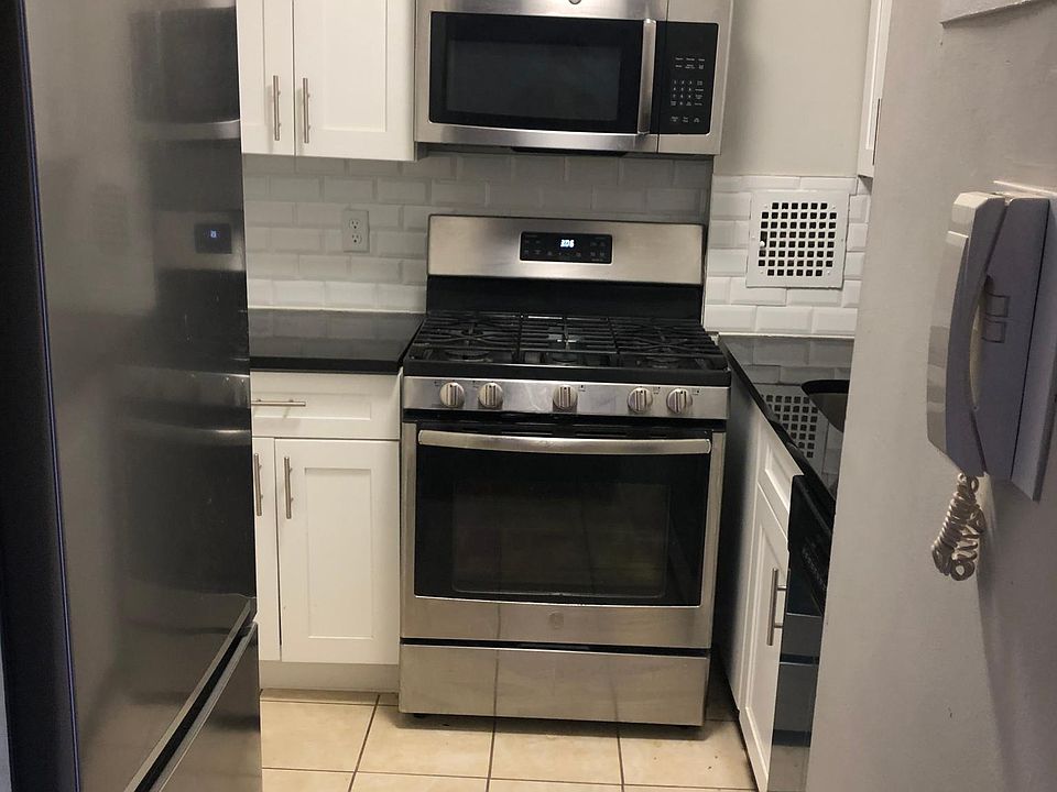1st image of 14420 38th Ave APT 4A