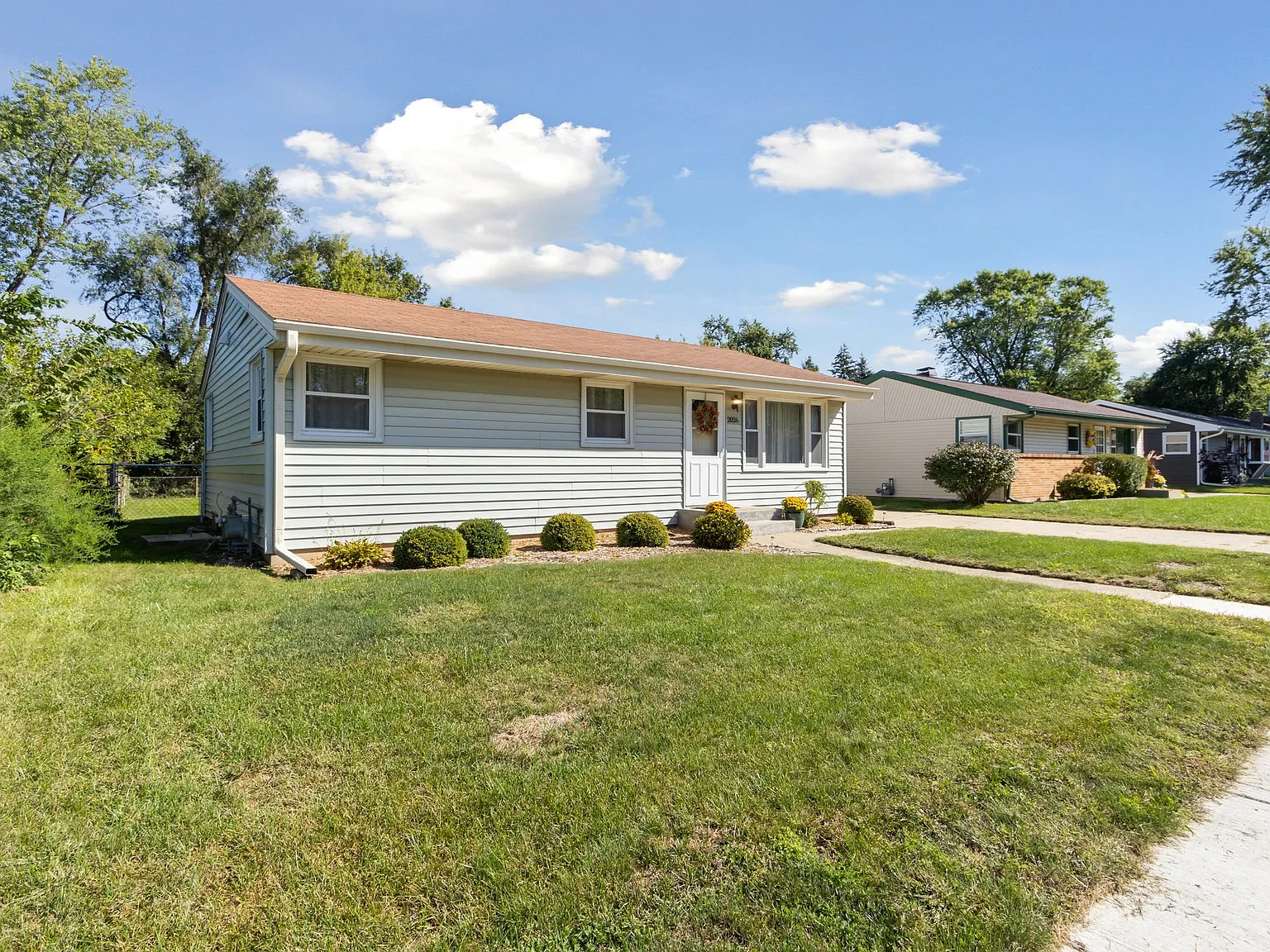 3 bed, 868 sqft, $1,750 — Photo 2