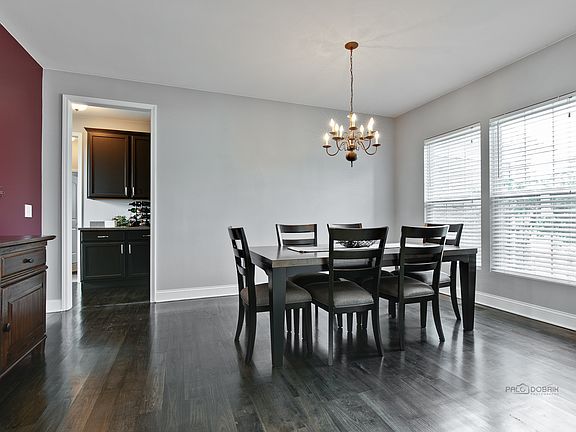 5th image of 1063 Goldfinch Ct