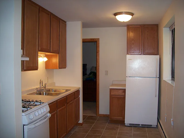 1634 Eustis St — Photo 5