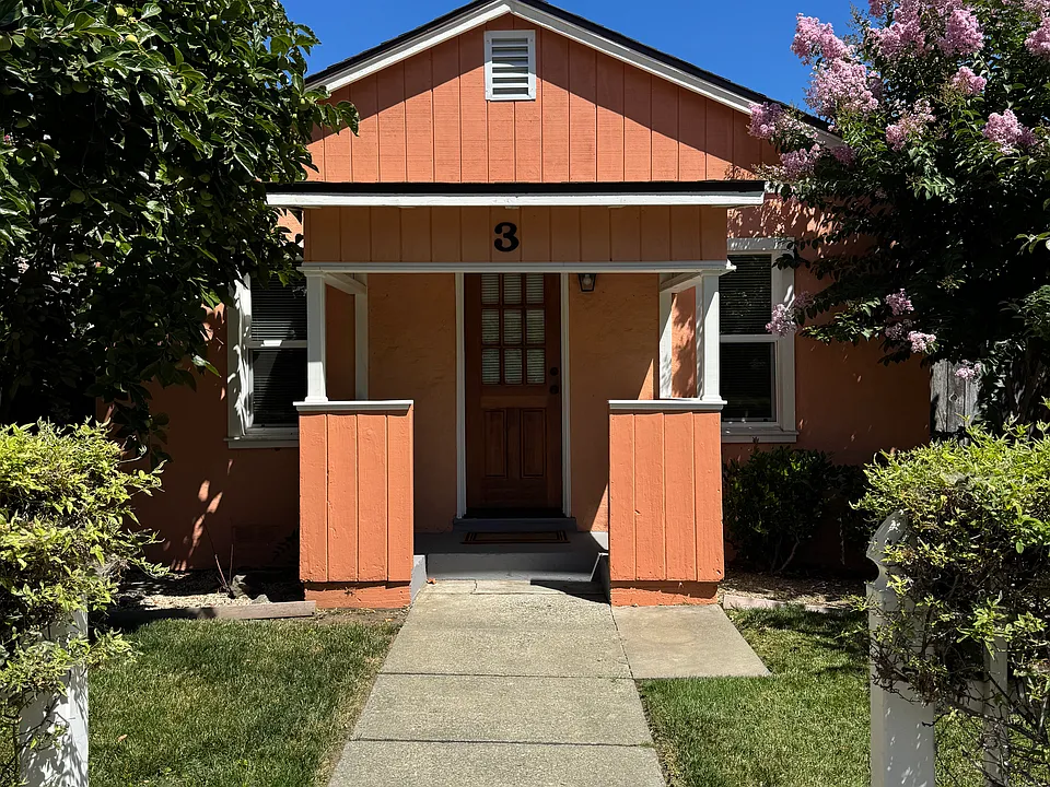101 Elliot St #3
