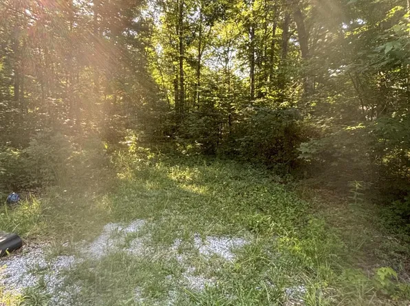 6018 Loch Loosa Dr, Crossville, TN 38572