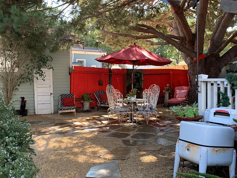 126 W De La Guerra St — Photo 17