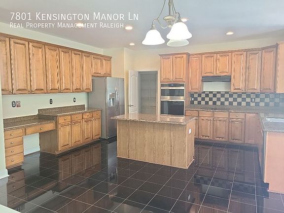 3rd image of 7801 Kensington Manor Ln