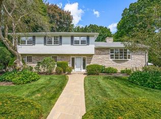 11 Trinity Rd, Winchester, MA 01890