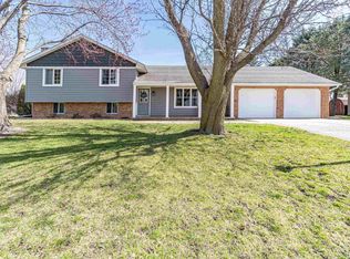207 Conrad St, Henry, IL 61537