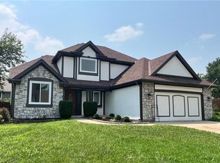 101 Amaryllis Cir, Smithville, MO 64089
