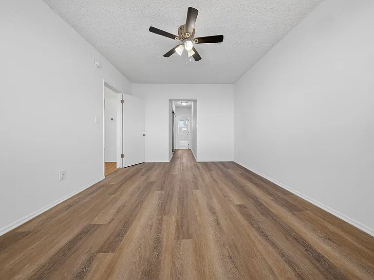 5715 Vineland Ave — Photo 30