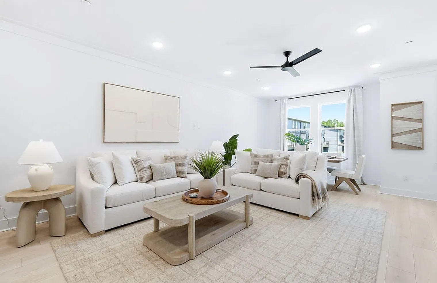 4 bed, 3.0 bath, 1980 sqft, $4,676 — Photo 4