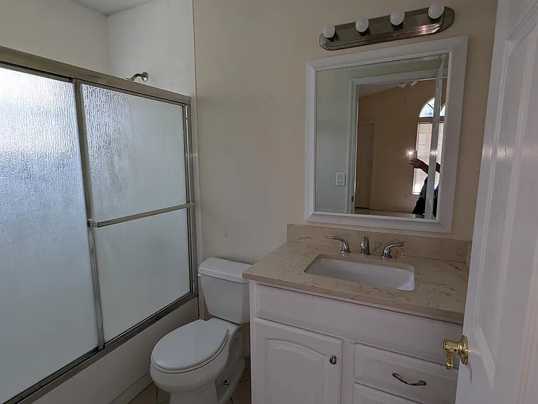 404 San Gabriel St — Photo 4