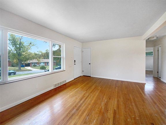 2nd image of 10021 Shea Dr