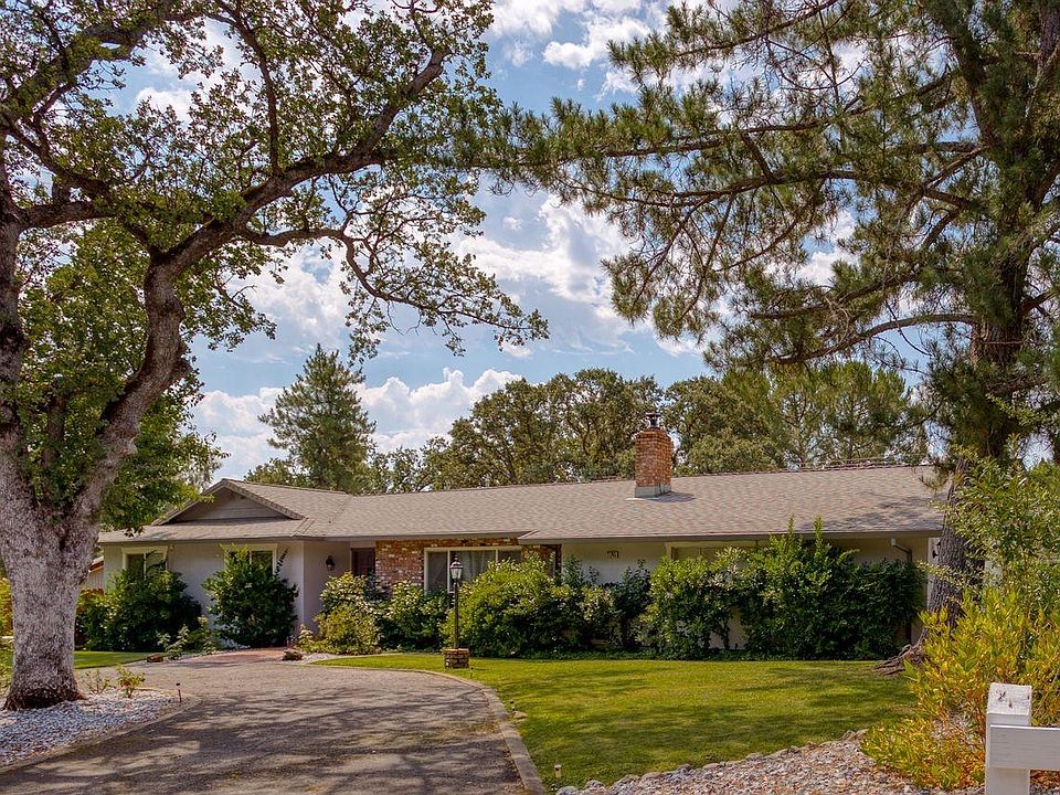 1st image of 21745 Berkeley Dr