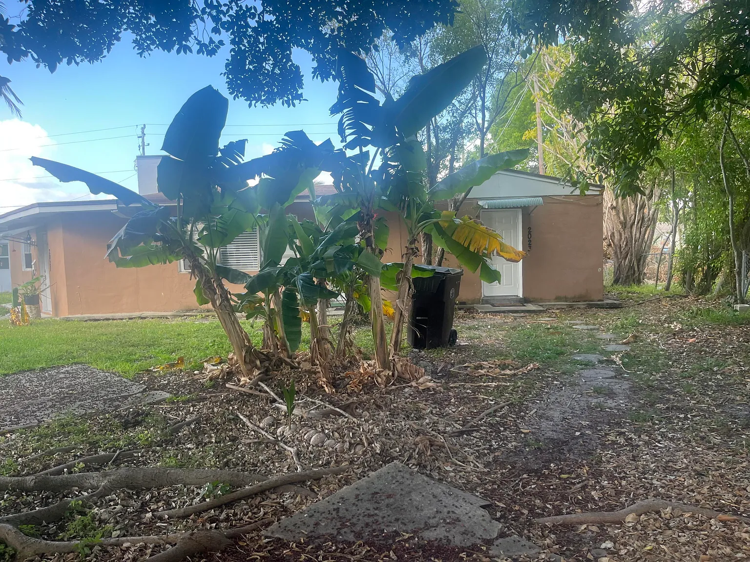 1 bed, 1.0 bath, 425 sqft, $1,375 — Photo 1