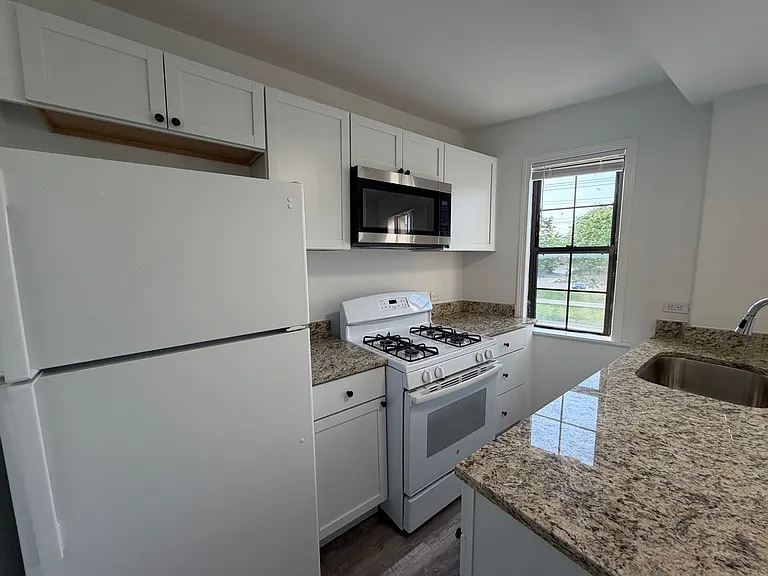 27 E Park Blvd — Photo 13