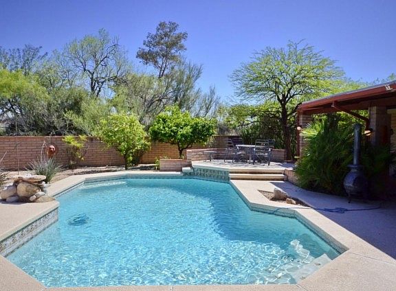 4th image of 7922 N Paseo Del Norte