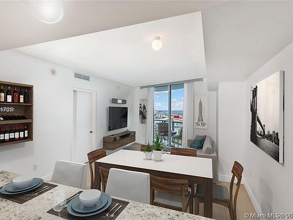 4th image of 185 SW 7th St APT 2805