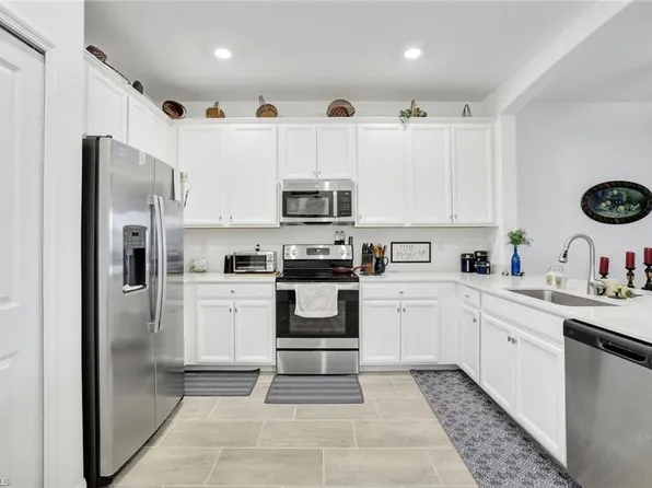 1653 Alameda DR, NAPLES, FL 34120