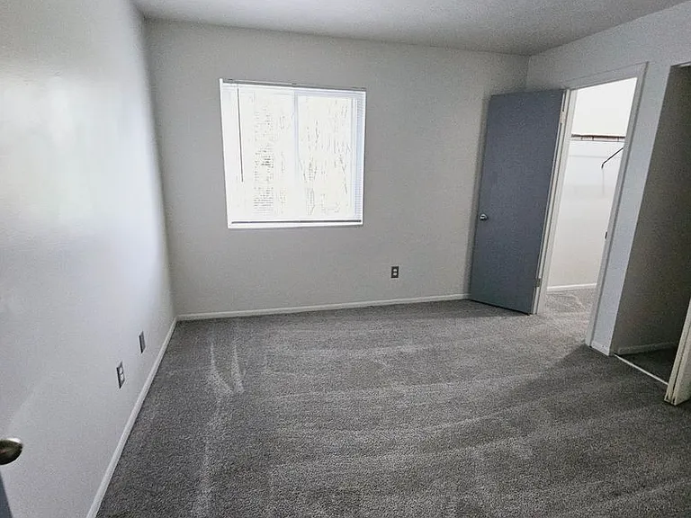 Sugarbush Apartments — Photo 162