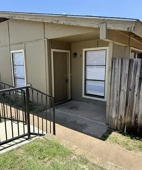 3005B Parker Ln #B — Photo 1