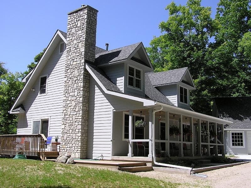 1st image of 203 Hemlock Dr