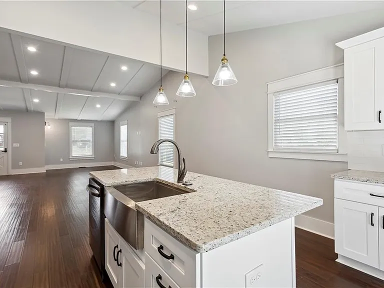 3258 Highland Dr SE — Photo 21