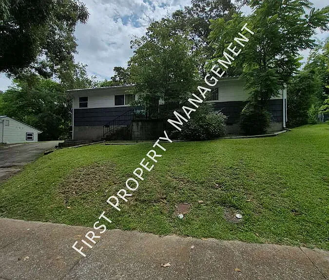 424 Booth Rd — Photo 1