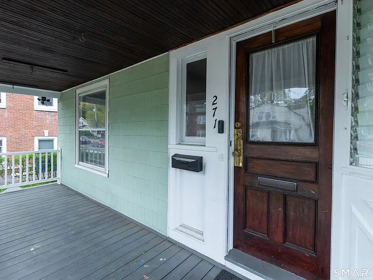 271 Brown St — Photo 5