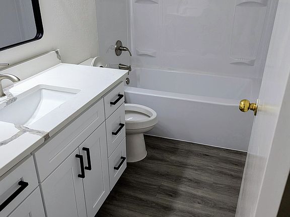 4th image of 14310 NE 7th Pl APT 4