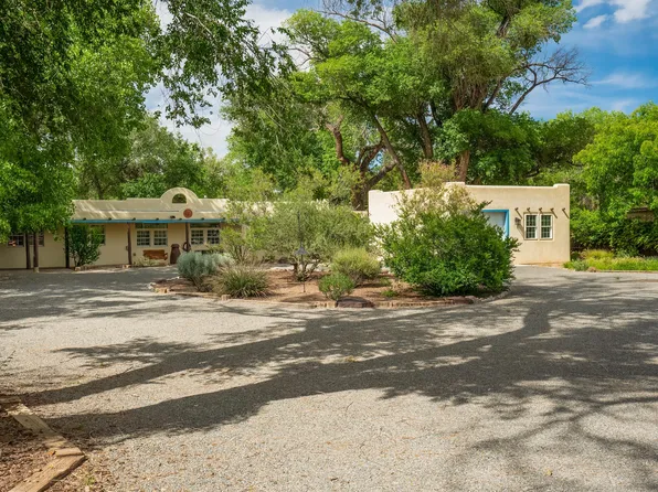 741 Chavez Rd NW, Los Ranchos De Albuquerque, NM 87107