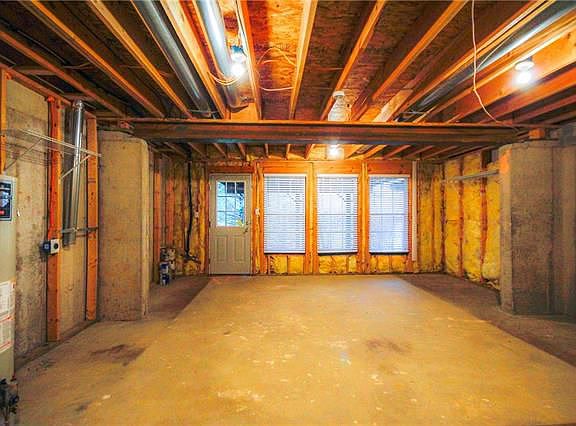 5th image of 1043 Sparrow Way