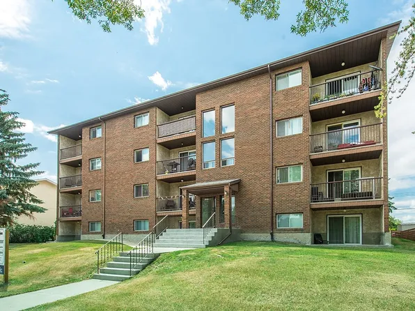 9132 149th St NW, Edmonton, AB T5R 1C2