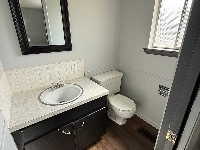 624 S Willis St — Photo 7