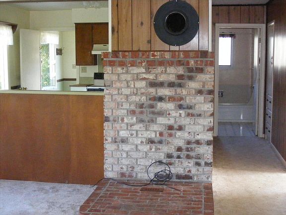 4th image of 2074 SE Benson Pl