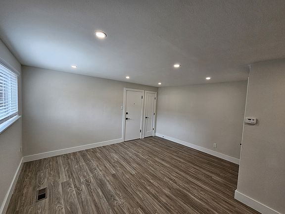 5th image of 2062 Grant Ave #2B-1Ba-805Sqft