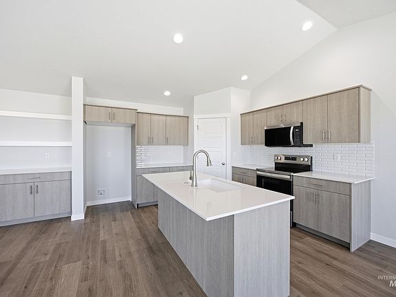 5th image of 2450 W Clegane Ct