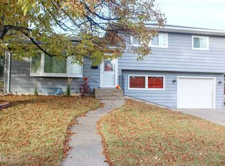 616 W Turnpike Ave, Bismarck, ND 58501