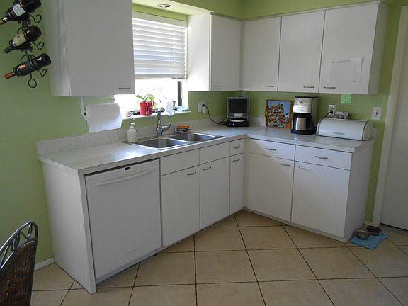 4th image of 8442 Elaine Dr