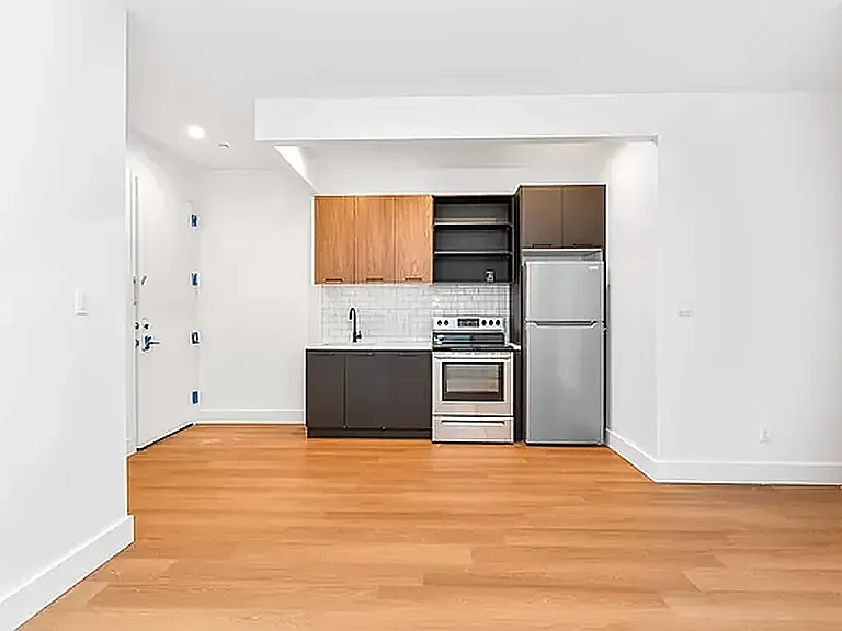 762 Madison St #3C — Photo 2