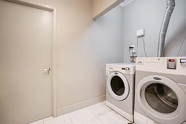 Rented by R New York