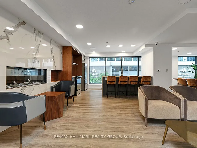 340 Queen St #1302 — Photo 39