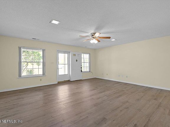 5th image of 105 CRESTWOOD Drive