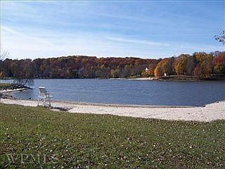 2nd image of 70 Lakeshore Dr E