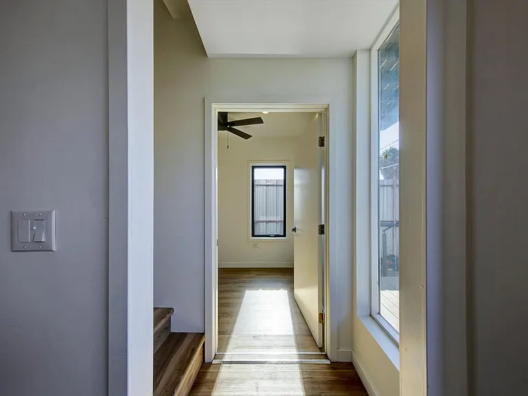 3064 Imperial Ave — Photo 20