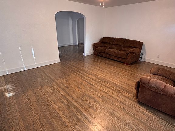 4th image of 503 S Main St