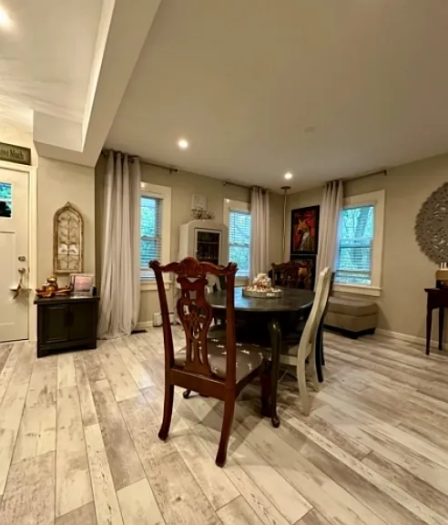 47 River Rd — Photo 2