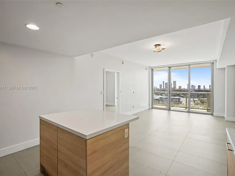 16385 Biscayne Blvd #1919 — Photo 13
