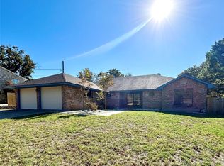 1300 3rd St, Granbury, TX 76048
