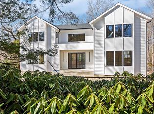 27 Willard Way, Dix Hills, NY 11746